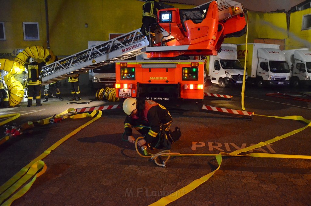 Grossfeuer Poco Lager Koeln Porz Gremberghoven Hansestr P180.JPG - Miklos Laubert